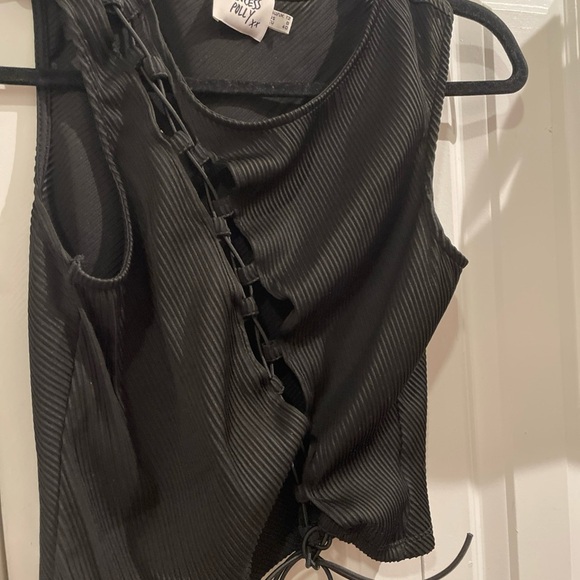 Princess Polly Black Textured Crop Top - Picture 2 of 5